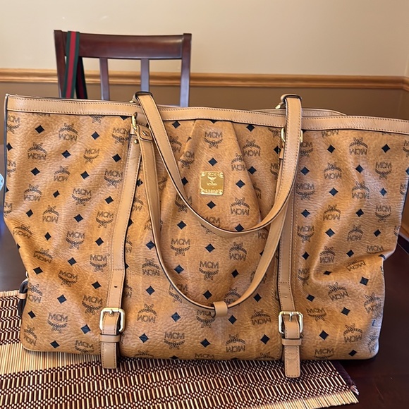 MCM - Picture 4 of 16